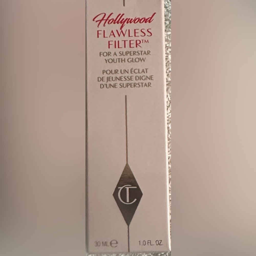Charlotte Tilbury Hollywood Flawless Filter - Light Pink & Gold Box